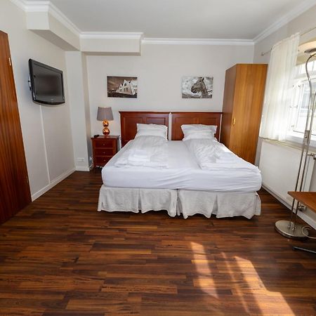 Bg4 Guesthouse อาคูเรย์รี ภายนอก รูปภาพ