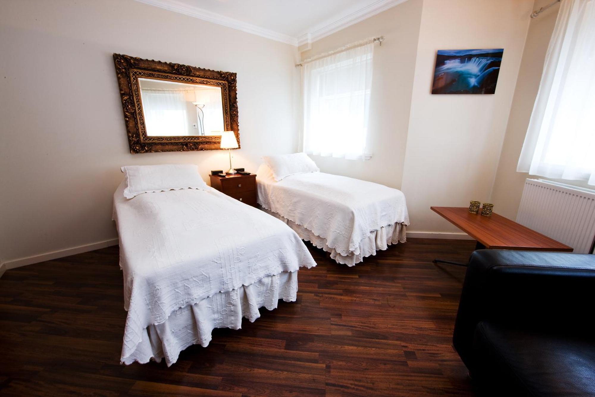 Bg4 Guesthouse อาคูเรย์รี ภายนอก รูปภาพ