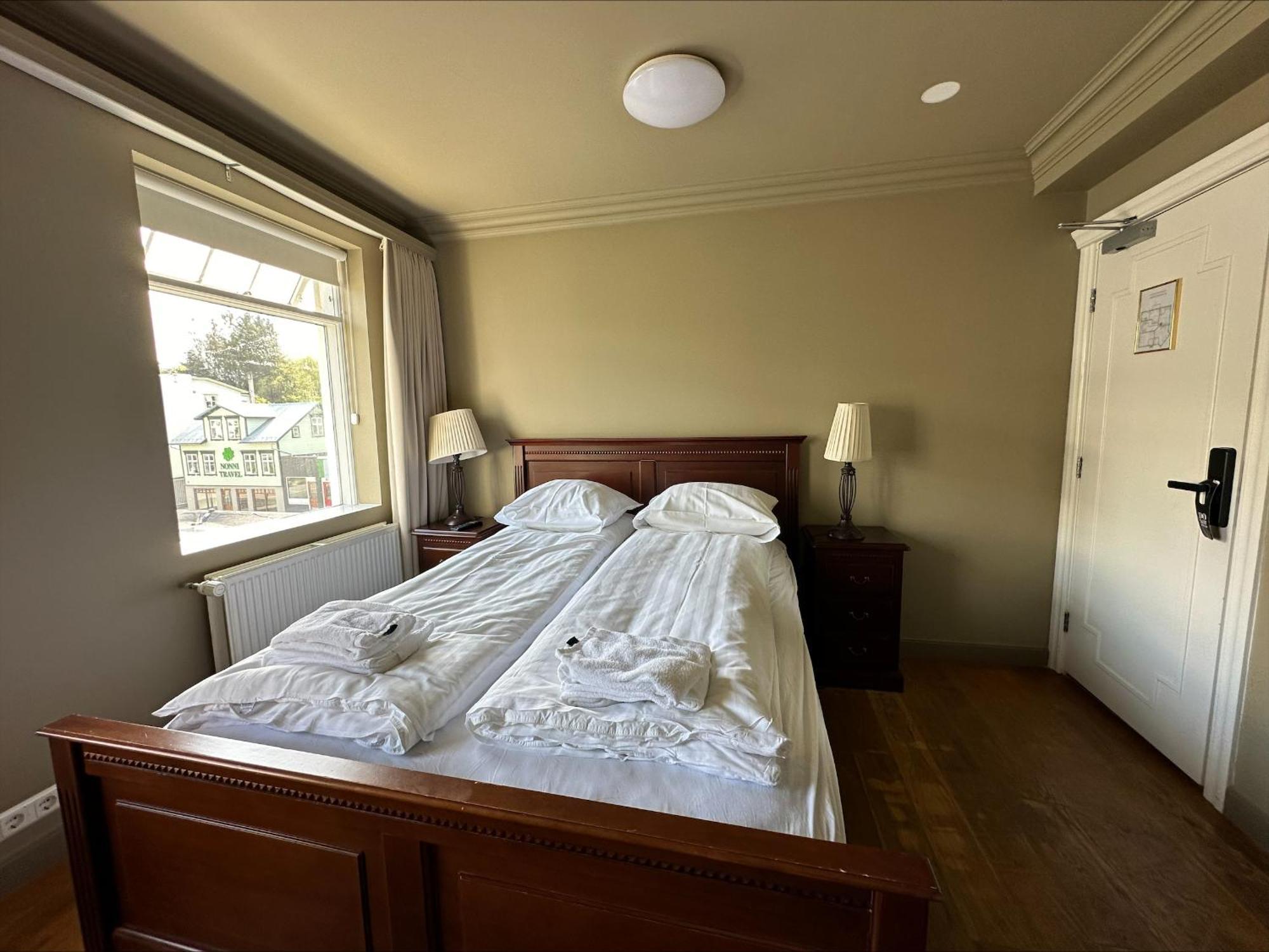 Bg4 Guesthouse อาคูเรย์รี ภายนอก รูปภาพ