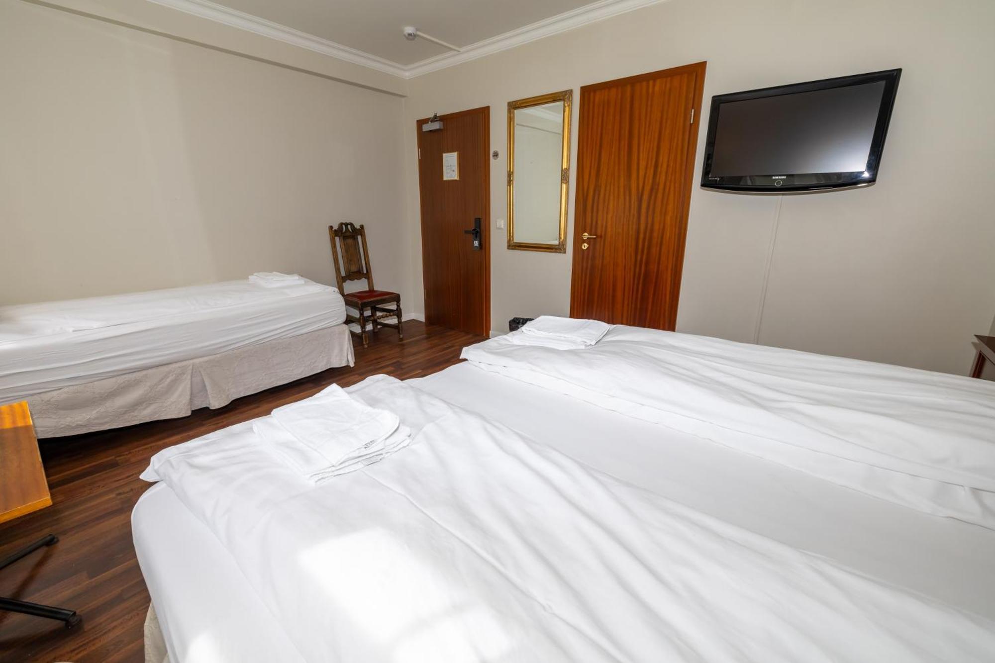 Bg4 Guesthouse อาคูเรย์รี ภายนอก รูปภาพ