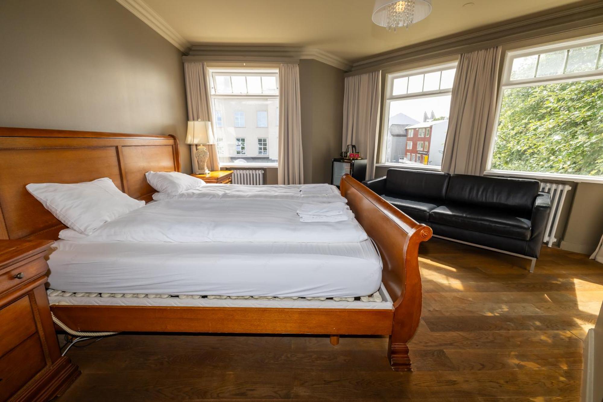 Bg4 Guesthouse อาคูเรย์รี ภายนอก รูปภาพ