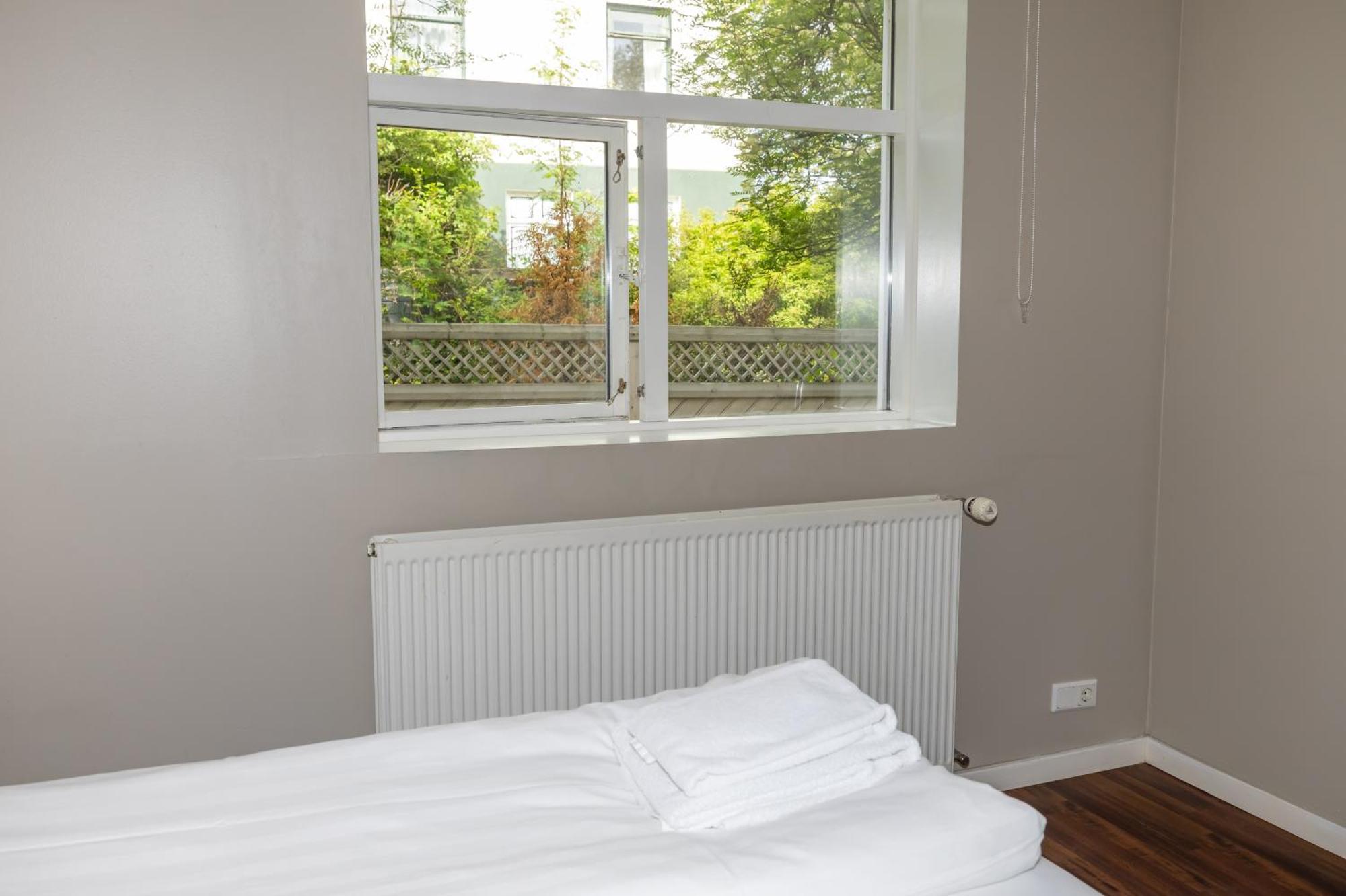 Bg4 Guesthouse อาคูเรย์รี ภายนอก รูปภาพ