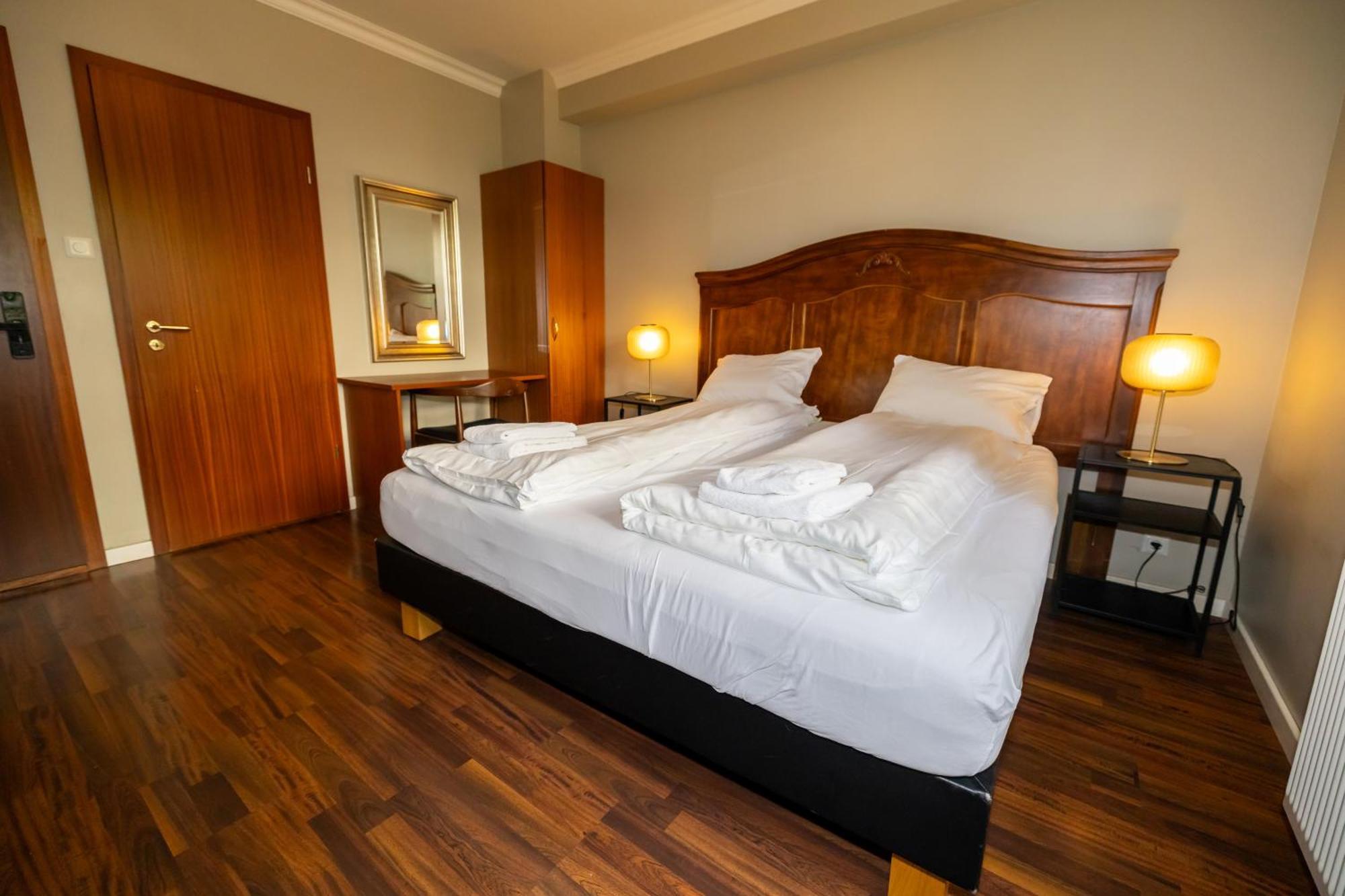 Bg4 Guesthouse อาคูเรย์รี ภายนอก รูปภาพ
