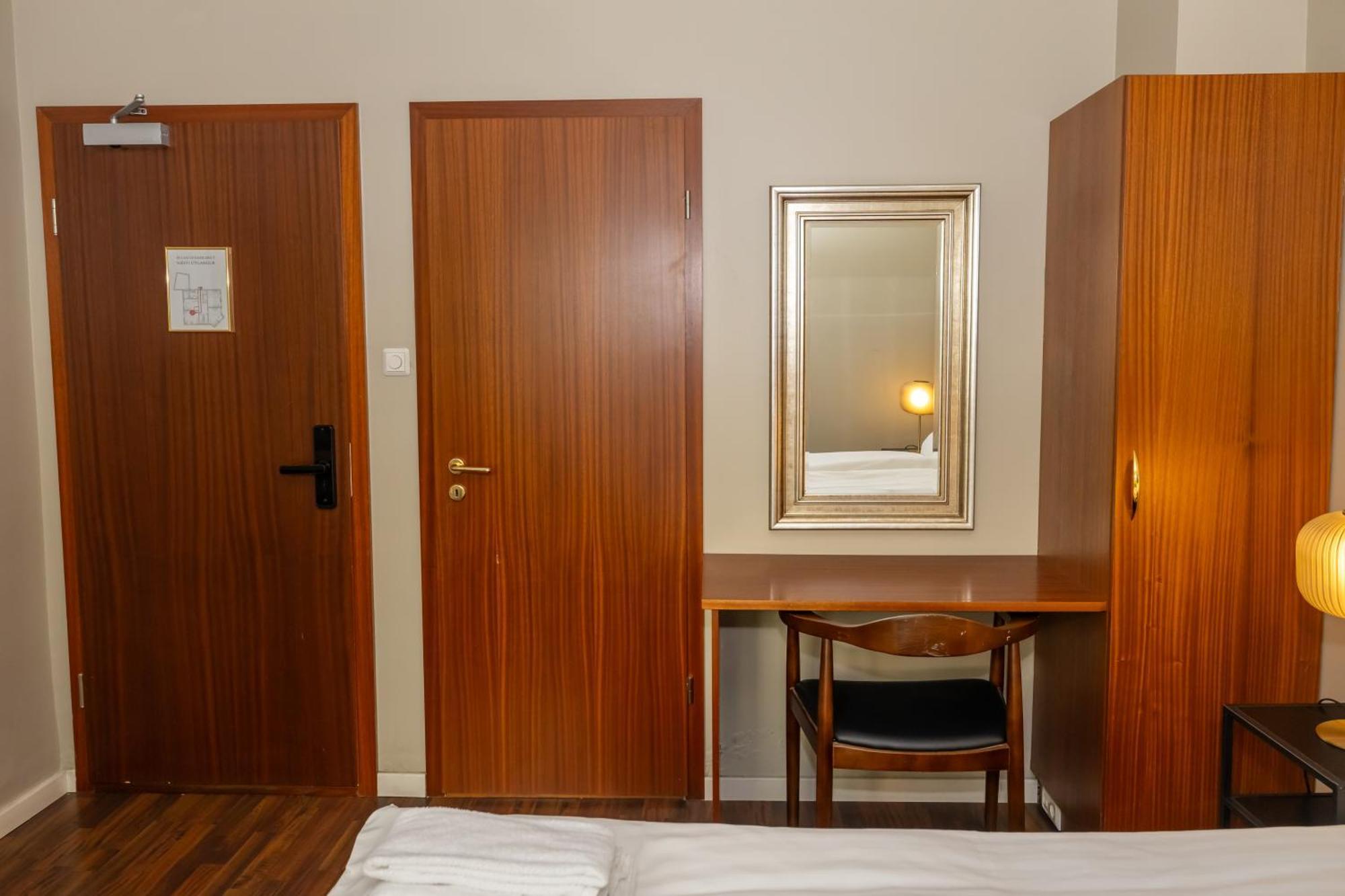 Bg4 Guesthouse อาคูเรย์รี ภายนอก รูปภาพ
