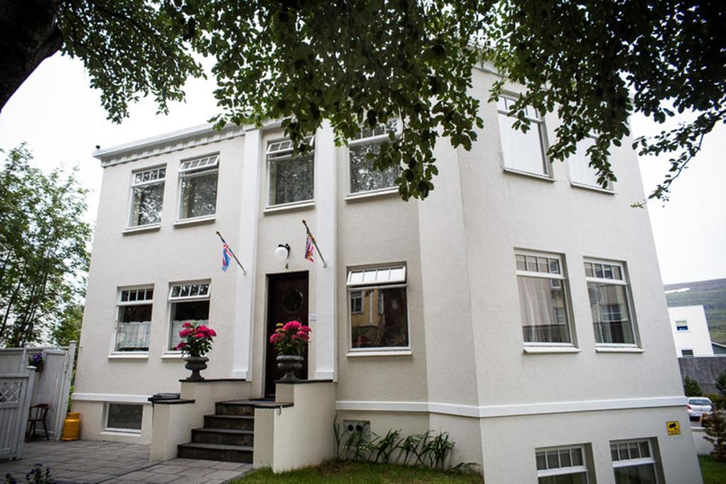 Bg4 Guesthouse อาคูเรย์รี ภายนอก รูปภาพ